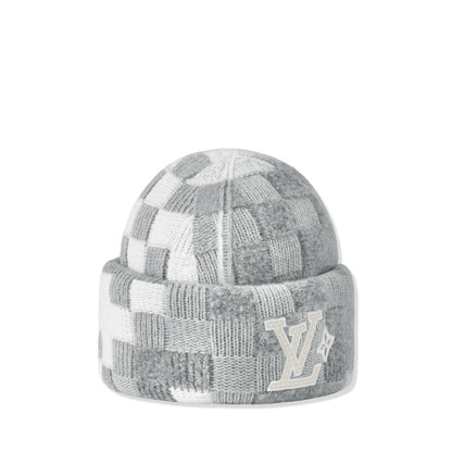 Louis Vuitton Crush Damoflage Pearls Reversible Beanie - Light Grey